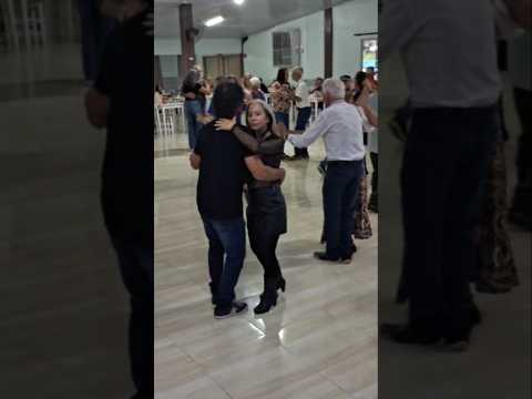 na cidade Sul em Dois Vizinhos no Paraná.Brasil #shotrs #baile #dancarinos