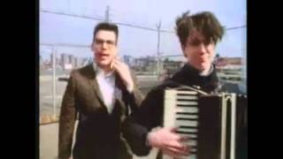 TMBG - Put Your Hand Inside The Puppet Head