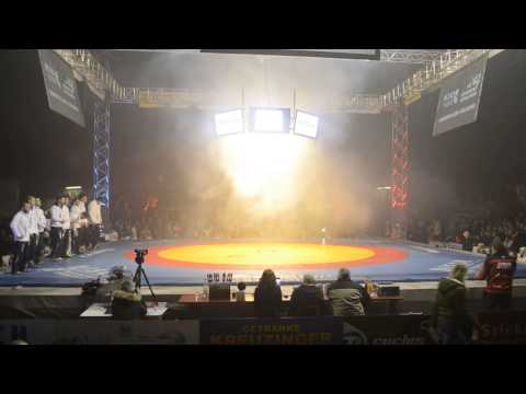 Einmarsch: Viertelfinale SV Germania Weingarten - RWG Mömbris-Königshofen (03.01.2015)