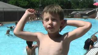 preview picture of video 'Kids hit the pool as school closes'