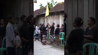 Download lagu Yellow Flags Installed in Front of Residents' Houses Who Gathered, What Does It Mean #yellowflag ... mp3