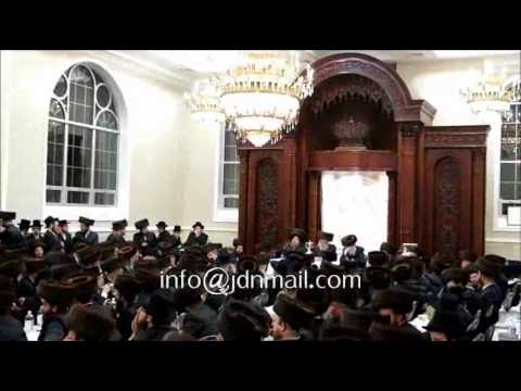 Vien Rebbe Motzei Shabbos In Boro Park - Kislev 5774