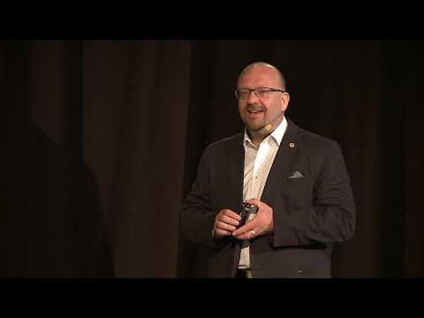 Pedagógiai Esték - Kozma-Vízkeleti Dániel: "Mosogat-e egy macsó?