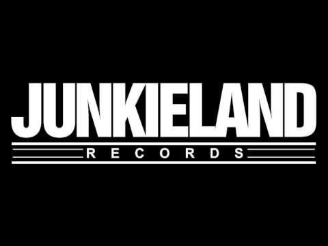 JUNKIELAND.- CUANDO NOS MIRAN LLEGAR  // KAPONE MRP & HARCE