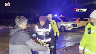 Gazetecilerden Polislere Yeni Yıl Sürprizi