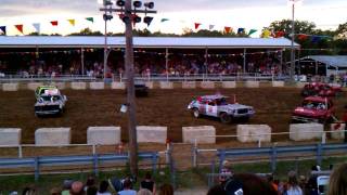 preview picture of video 'Hillsboro MO Demolition Derby 2011 - Heat 2a'
