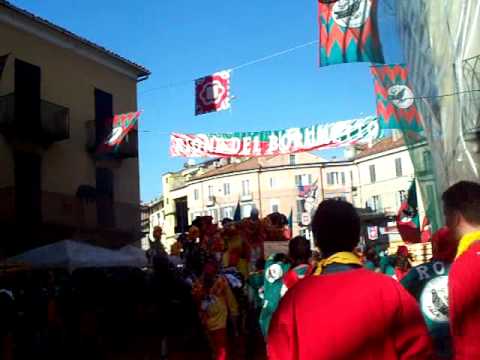 Corgonfi dei Tuchini - Carnevale d'Ivrea 2011 (Battle Of Oranges - Carnival of Ivrea 2011)