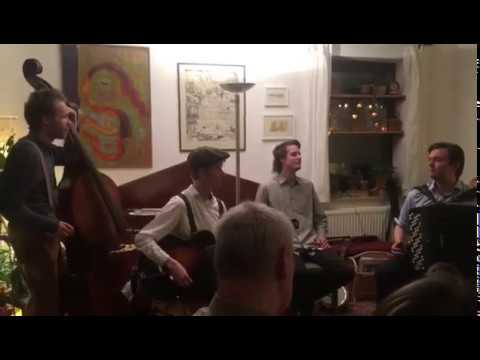 Into each life- die Railers