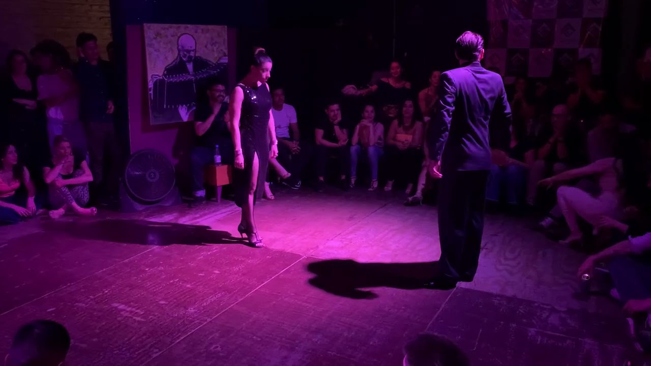 Barbara Ferreyra y Agustín Agnez- Bailan "Tal Vez Será Su Voz" Orq. Troilo -Marino