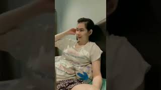 Download lagu TANTE PEMERSATU BANGSA .. #HOT #TANTE #TIKTOK #GOYANG #JILBAB #HIJAB #jakarta #bandung #pilpres mp3