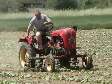 Porsche Diesel Junior 4 mit Kürbis Hackgerät... Weed chopping