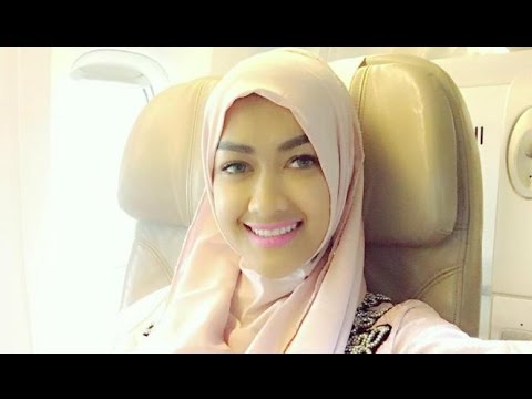 (Kabar Selebriti)-Pulang Umrah, Julia Perez Putuskan Berhijab.