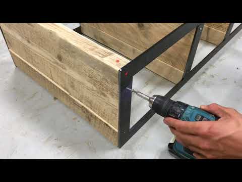 UpCycle Berlin, Regal Modell PALINDROM Montage