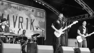 Dog Bone at Maverick