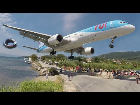 WOW! Skiathos - BOEING 757 JETBLASTS away some people