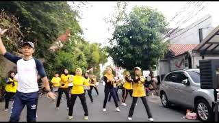 Download lagu Sabodo teuing by puteri bahar#senam sehat-joged dangdut-fun aerobic mp3 Download lagu Sabodo teuing by puteri bahar#senam sehat-joged dangdut-fun aerobic mp3