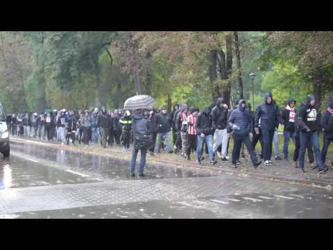 81. Derby Rzeszowa: przemarsz kibiców Resovii [WIDEO]