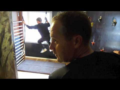 Uppåt väggarna, nedåt golvet