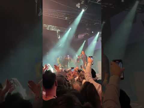 Poobon Ft Behzad Leito - "Bi Marefat"