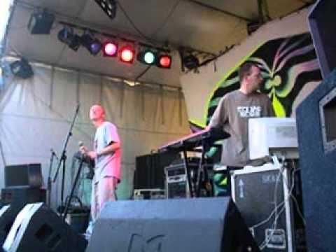 The SpoonWizard - Cutlery Shuffle live at Glastonbury 2000 [audio]