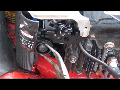 Hard to Start? HOW TO REPLACE and Check the PRIMER BULB on a BRIGGS and STRATTON Lawnmower Engine