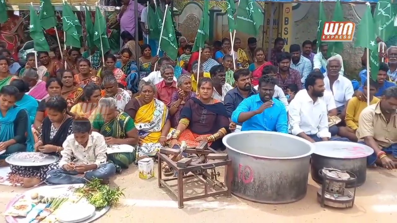 குறவர் பழங்குடியின மக்களுக்கு நகர்ப்புற வாழ்விடம் மேம்பாட்டு சார்பில் கட்டப்பட்ட வீடுகளை தங்களுக்கு ஒதுக்க வலியுறுத்தி தேனி மாவட்ட ஆட்சியர் அலுவலகம் முன்பு சமையல் செய்து காத்திருப்புப் போராட்டத்தில் ஈடுபட்டு வருவதால் பரபரப்பு ஏற்பட்டுள்ளது!