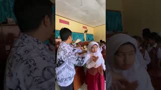 Download lagu wali kelas 2 pak jejen mp3