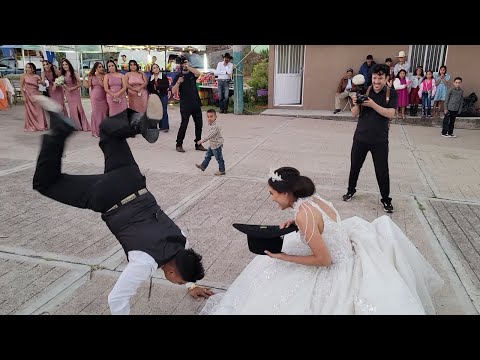 EL NOVIO DEMUESTRA LO MUCHO QUE LA AMA EL DIA DE SU BODA