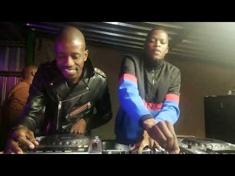 Oscar Mbo & DJ Malankane - live at sam lifestyle (listen the crewd)