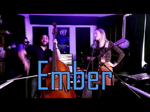 Ember Eve - Akoestisch optreden voor stichting Pole Position