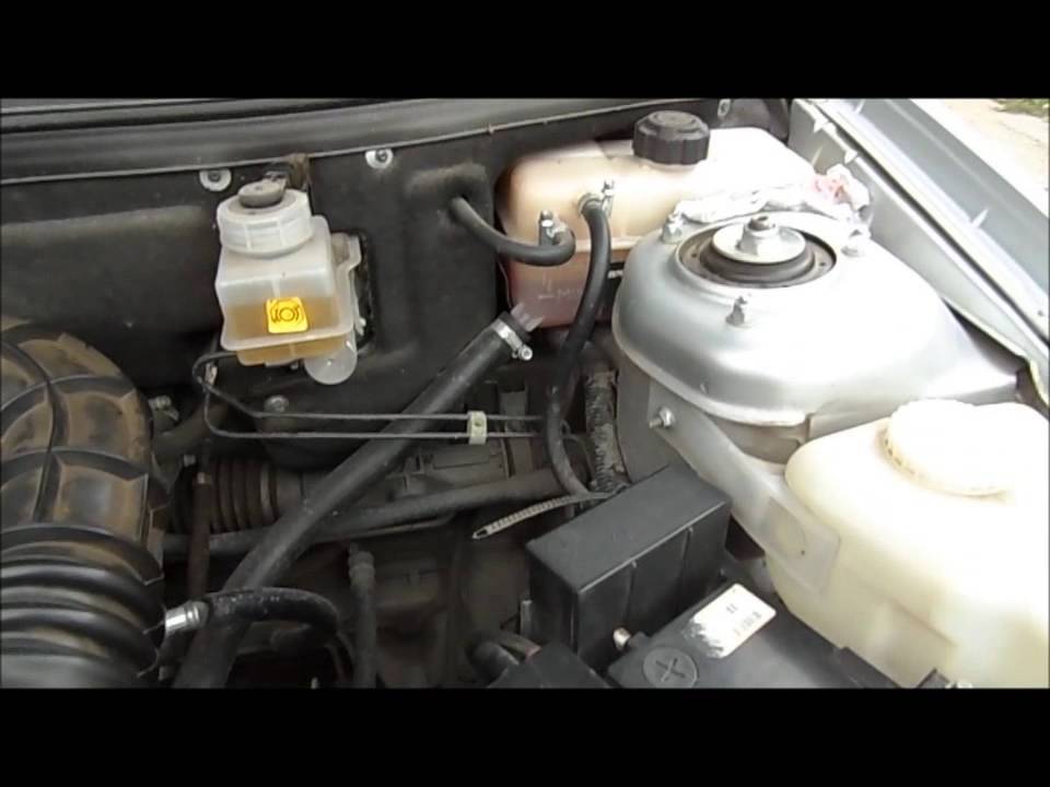 что находится под капотом ваз 2110