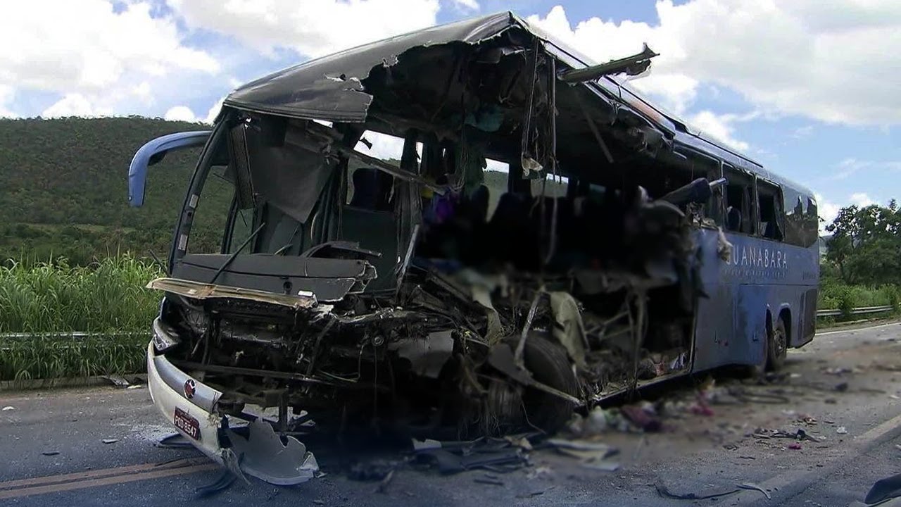 OS PIORES ACIDENTES COM ÔNIBUS - (COMPILADO)