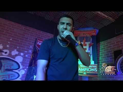 DOM FRISKO performs at the Latin Mic Pass (2020)