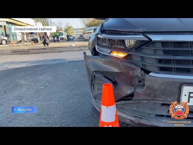 В Иркутске водитель спровоцировал массовое ДТП, пытаясь скрыться от автоинспекторов