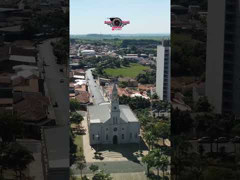 Praça central de Santa Adélia SP