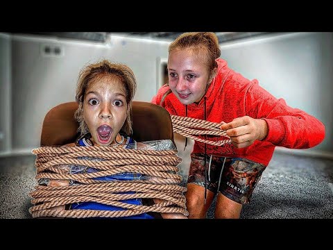 ZLA SESTRA JE VEZALA maminu djevojčicu, ona NE MOŽE POBJEĆI