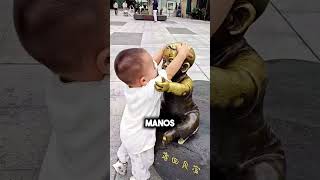 Este niño intentó unir a una madre con su hijo… y el final duele 💔