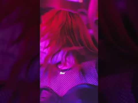 Got a friend who’d be all about this vibe? Tag them and let them know! #sunday #vinyl