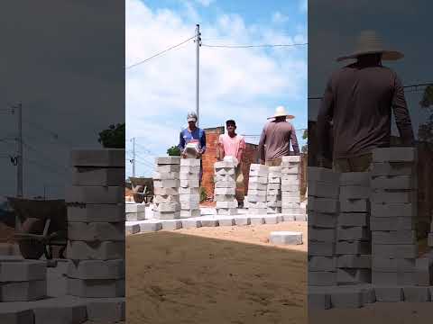 Prefeitura de Cônego Marinho segue calçando ruas em toda a cidade.