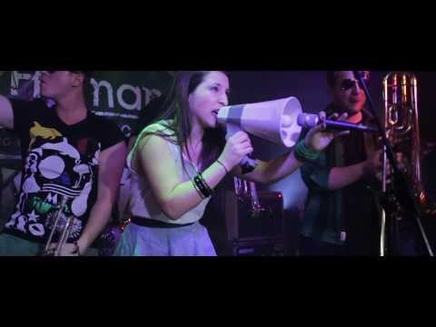 Skolka - Über'd Heisa (live)