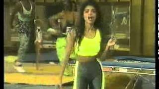 Black Kiss - Jump On the Floor