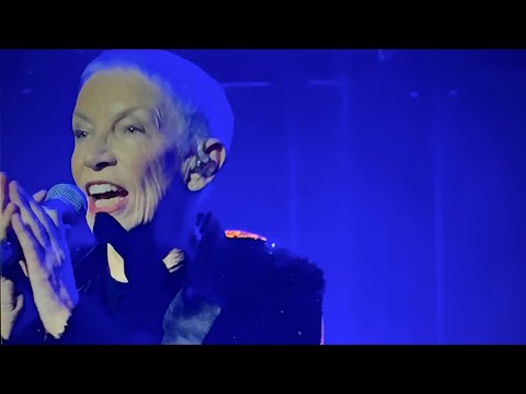 Annie Lennox LOVE IS A STRANGER [Royal Albert Hall '25] @thecirclengo