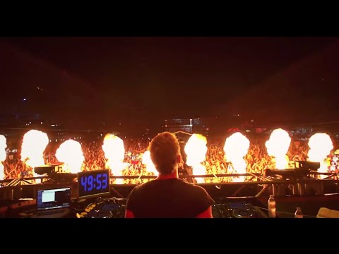 Fedde Le Grand Loves Does the Moonwalk!