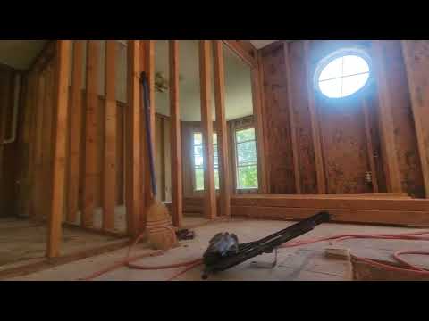 906 San Saba renovation project.