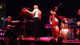 Mathias Landaeus Trio feat. Linnea Henriksson - Cecilia @ Mejeriet 150422