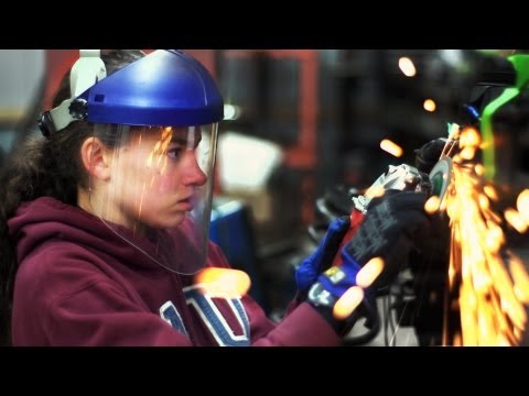 14letá automechanička Kathryn DiMaria