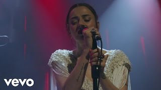 Ceyl&#39;an Ertem - Bir Erkek Yüzünden (Live)