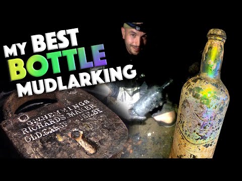My BEST Bottle found Mudlarking The Thames + Coins / Padlocks / clay pipes