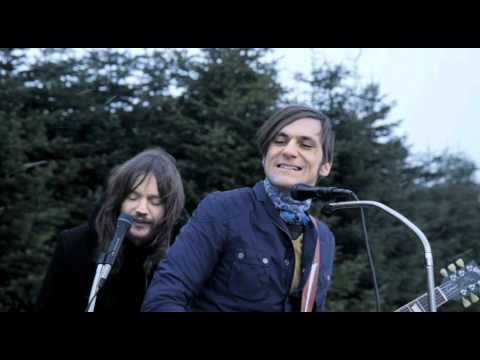 The Blue Van - Run To The Sun (OFFICIAL VIDEO)