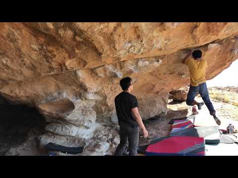 Hueco Tanks Bouldering - North Mountain - Predator V10